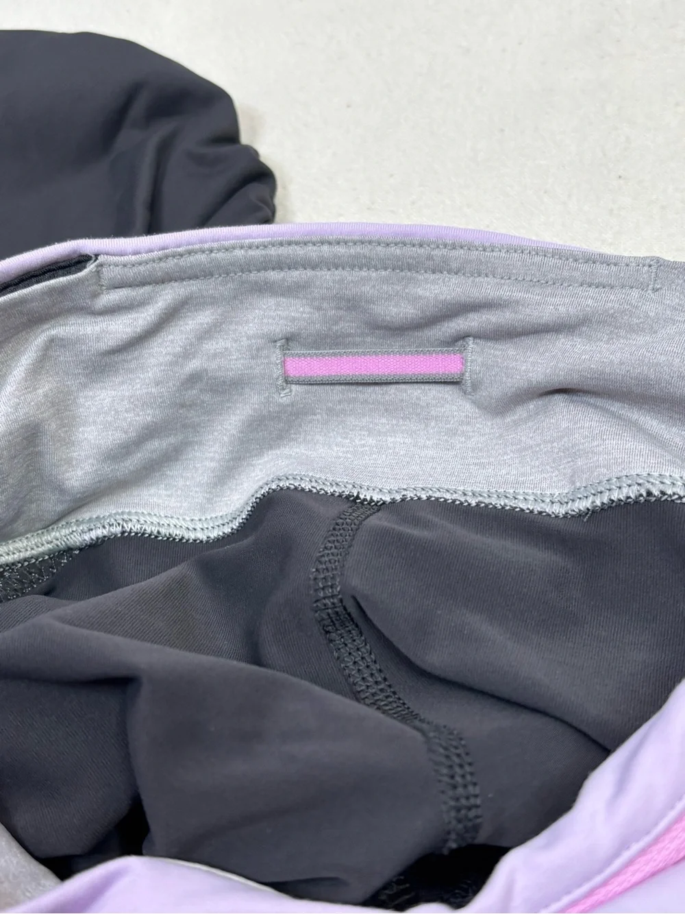 🍋Lululemon Run: Pace Crop Soot/Pretty Purple Size 4 Low Rise Run Tight Fit *Mark